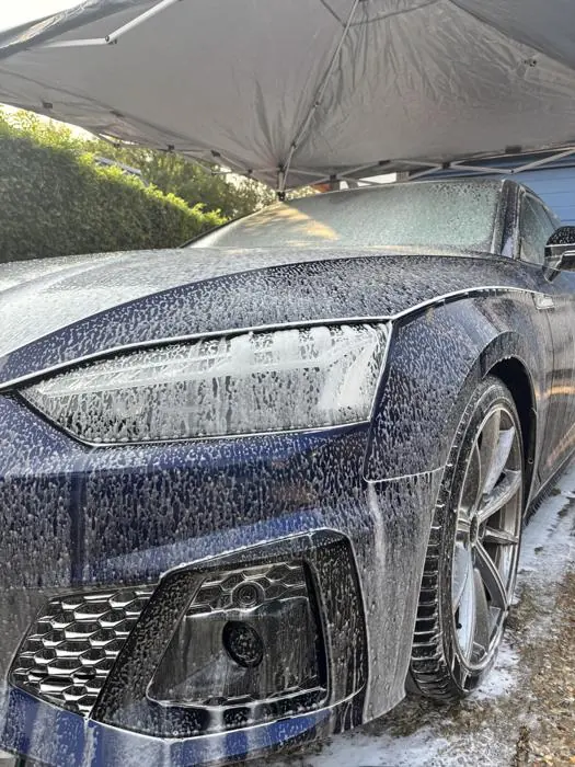 Carrosserie d'une Audi lavée à la main par L'Atelier du Reflet à Rouen